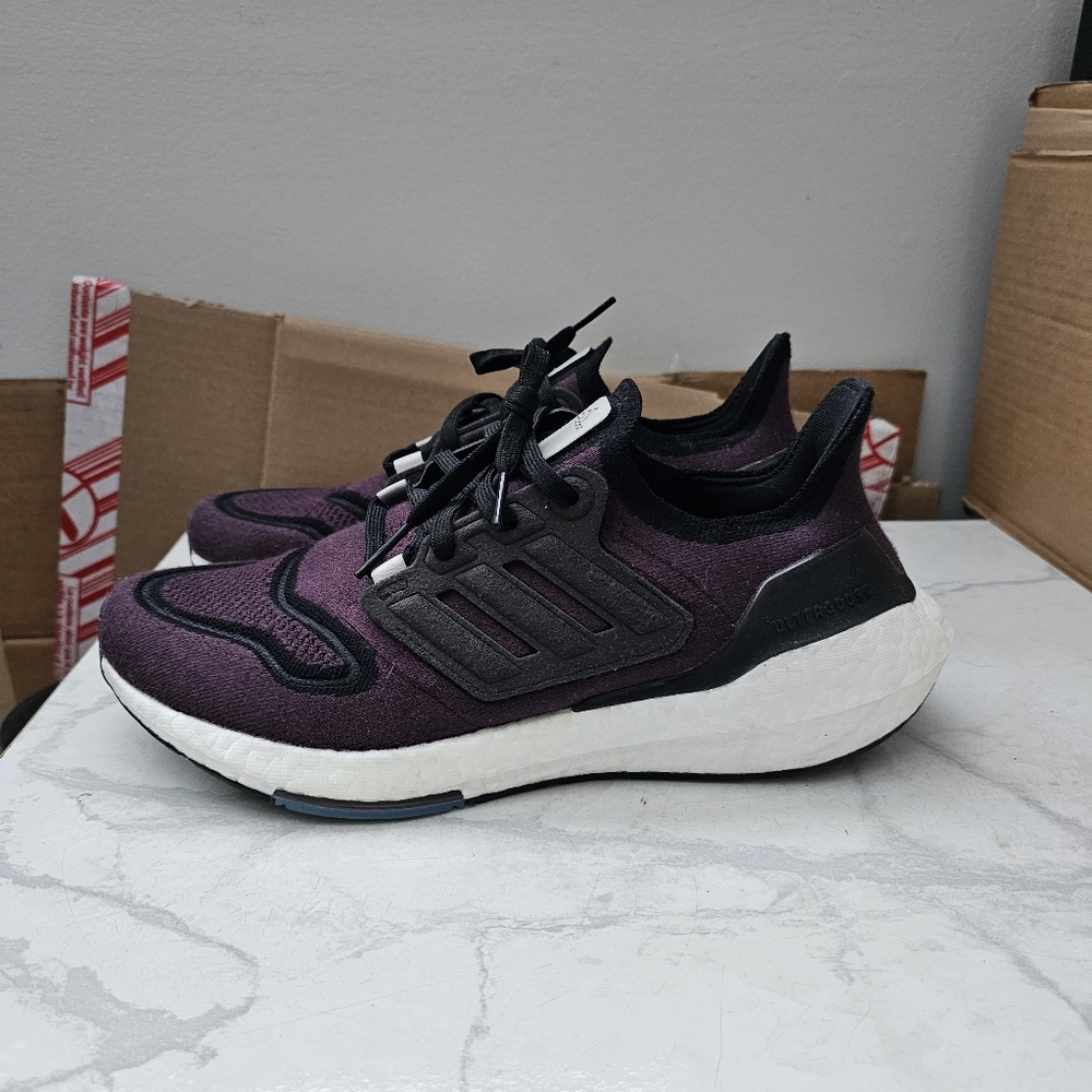 Adidas Ultra Boost 22 'Shadow Maroon' Size 9